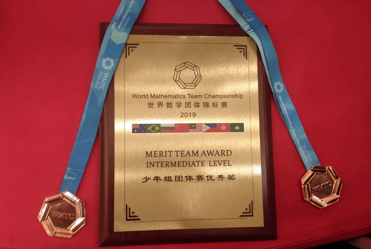 Alunos da Rede Municipal ganham medalhas de bronze na China, em Olimpíada de Matemática